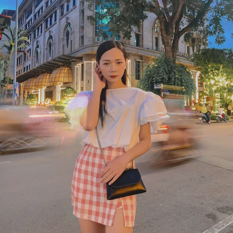 Chân váy ngắn kẻ caro dáng chữ A có lót trong lưng cạp cao xẻ đùi vải thô mát đủ size ulzzang thiết kế T-Ju (cv anh đào) | BigBuy360 - bigbuy360.vn