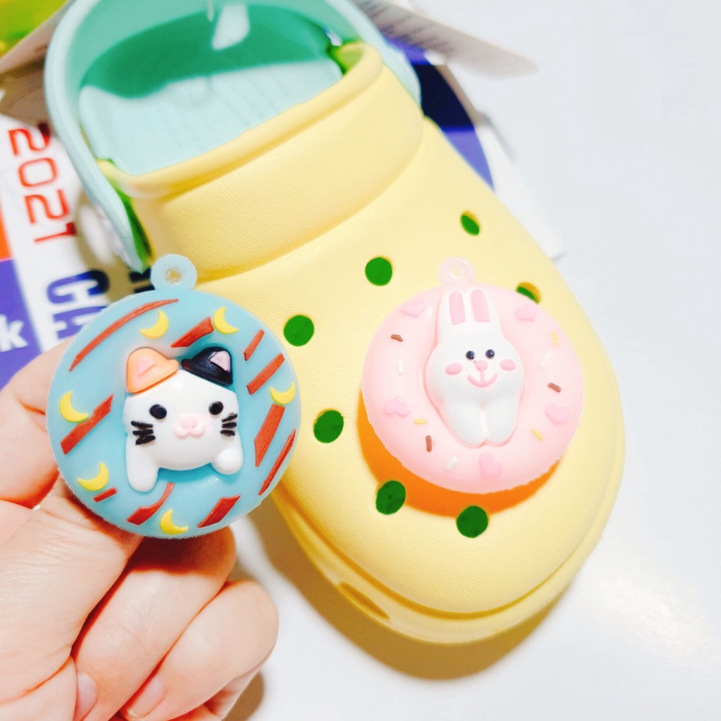 Nút gắn hkdesign/ phụ kiện trang trí gắn dép crocs, dép trẻ em 4D TO/ BIG/ LỚN Mẫu Bánh donut có hình thú cute