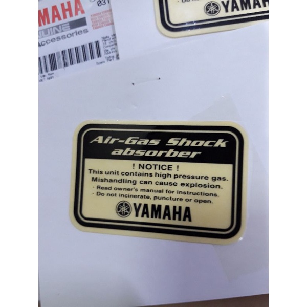 bộ 2 tem dán phuộc bình dầu sau Yamaha