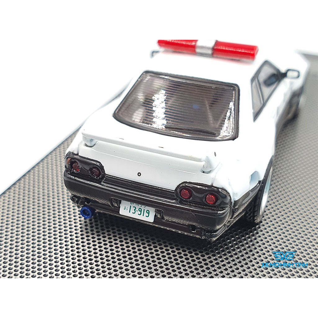 Xe Mô Hình Nissan Skyline GT-R(R32) Pandem/Rocket Bunny Japan Police Livery DriftCar Tỉ lệ 1:64 Inno Model ( Trắng Đen )