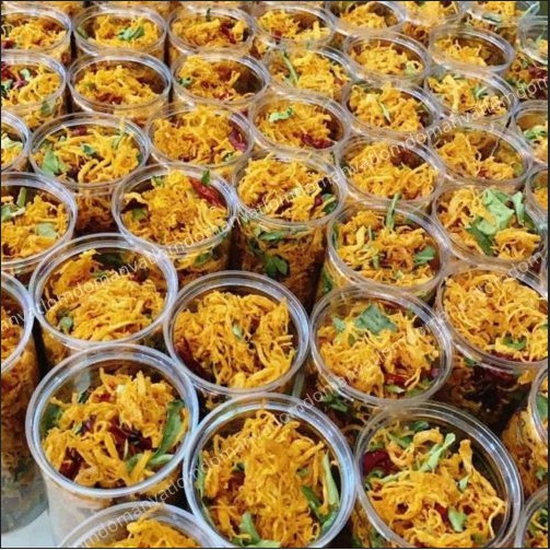 Khô gà lá chanh xé cay 300g LomDom food đồ ăn vặt Hà Nội | BigBuy360 - bigbuy360.vn