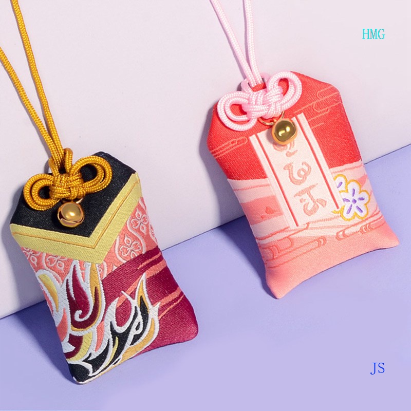 Dây Chuyền Bùa May Mắn Thêu Hình Omamori Cầu Nguyện Sáng Tạo HMG Genshin Va Chạm