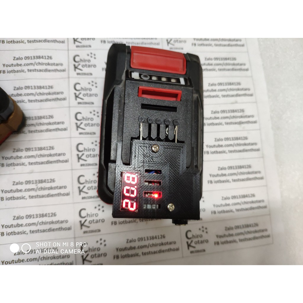 Bộ đế sạc kèm nguồn dự phòng 5V 3A cho pin Ozito 18V li-ion PXBP-150,PXBP-200,PXBP-300,PXBP-400