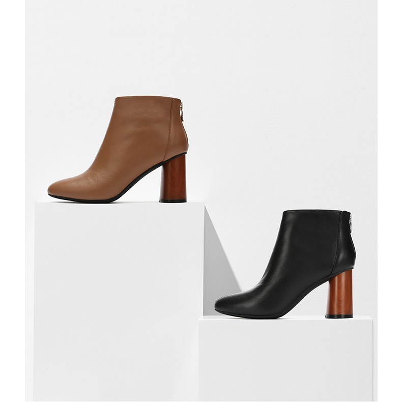 Bốt Daphne gót trụ vân gỗ 8cm