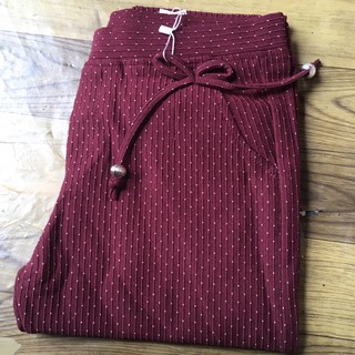 Quần lửng  chấm bi (77cm sizee 40-65kg)