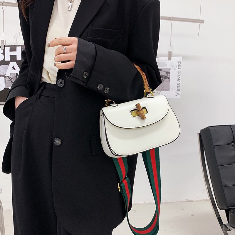 Túi xách nữ đeo chéo giá rẻ đẹp phong cách Hàn Quốc Capucha T161 bamboo 1947