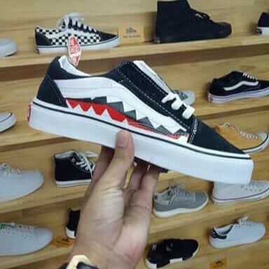 Giày Thể Thao Old Skool Cá Mập Răng Cưa Đen Trắng | BigBuy360 - bigbuy360.vn