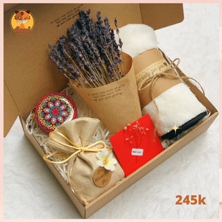 Set quà độc đáo tinh tế (Khăn ủ tóc thời trang + Nến thơm handmade + Túi nụ hoa khô Lavender + Thiệp)