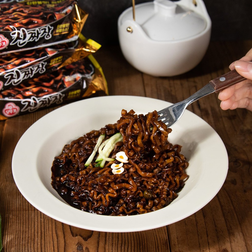 Mì trộn xốt tương đen Jin Jjajang Ramen Ottogi gói 135g | BigBuy360 - bigbuy360.vn