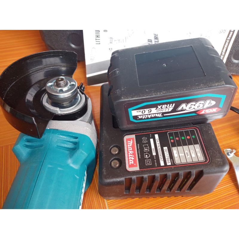 Máy mài góc dùng pin  Makita 199v pin 10cell 6Ah DGA404