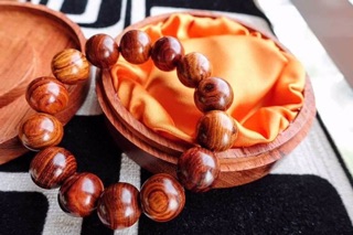 Vòng gỗ sưa Quảng Bình
