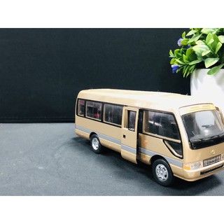 Mô hình xe khách Toyota bằng hợp kim
