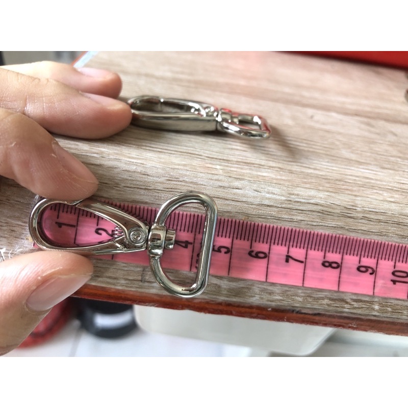 1 cặp móc cua bạc 2cm
