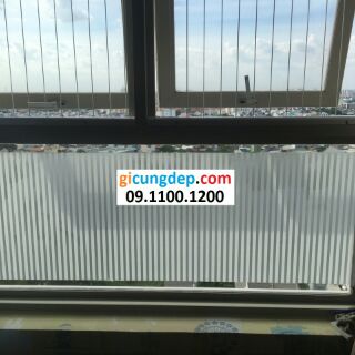 Decal dán kính/kiếng sọc ngang