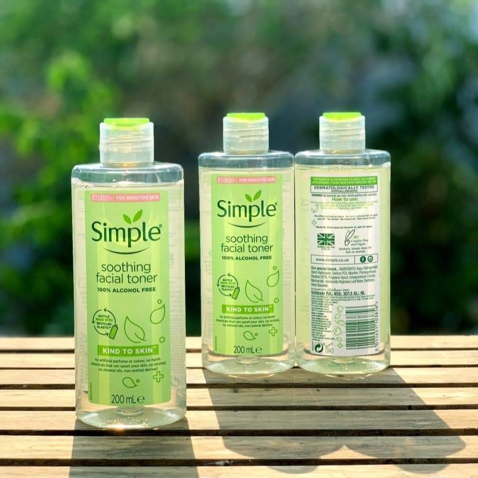 Combo 4 món dưỡng da dịu nhẹ Simple nước hoa hồng + nước tẩy trang + sữa rửa mặt + kem dưỡng ẩm | BigBuy360 - bigbuy360.vn