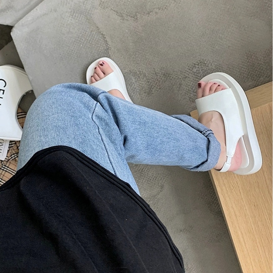 Giày sandal nữ quai da đế dày nịnh chân mẫu mới nhất