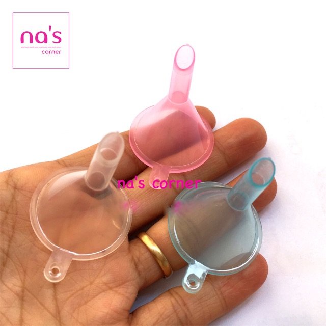 Phễu nhựa mini dùng chiết tinh dầu, mỹ phẩm