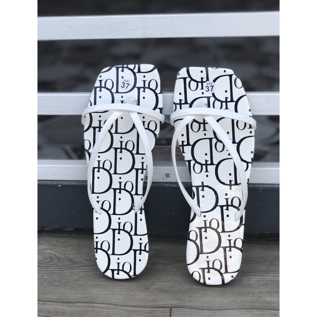 Dép kẹp nữ xỏ ngón chữ D da bóng đế bệt