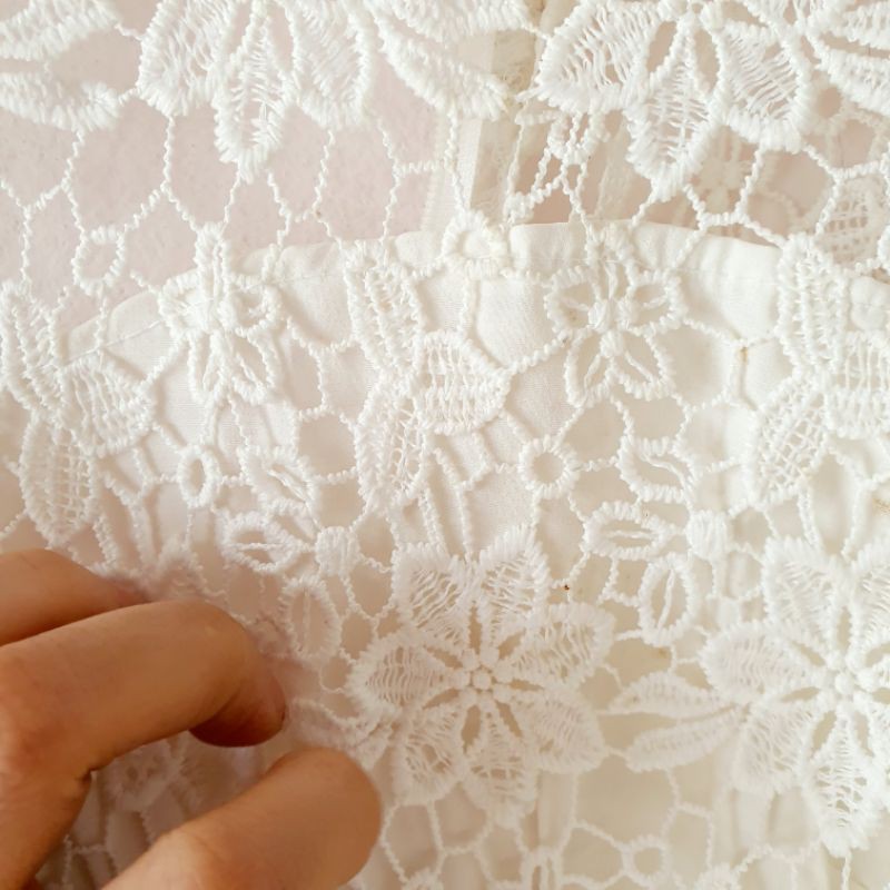 Váy ren Olivia Lau ren xuất Hàn dư