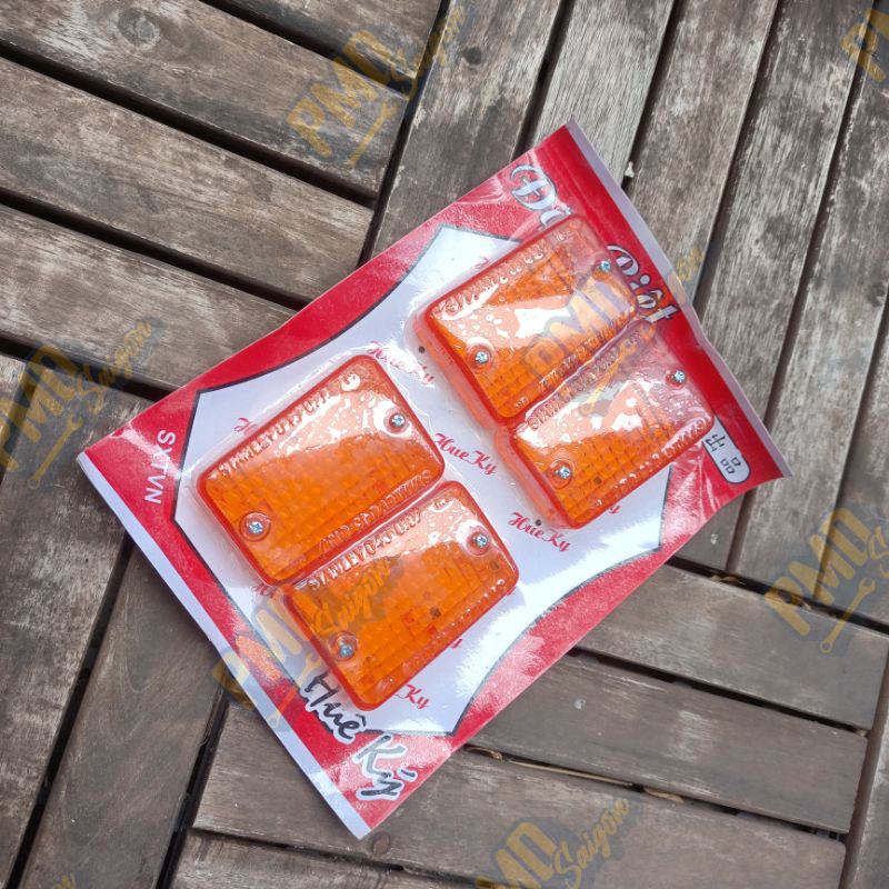 Bộ chụp xi nhan 82 đèn vuông và chụp đèn lái