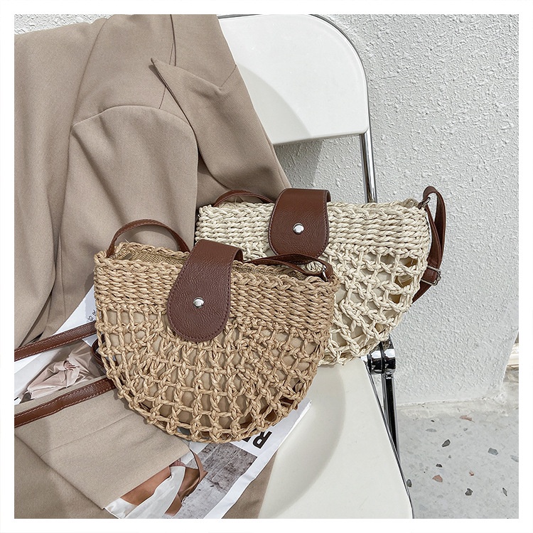 Túi cói bán nguyệt đeo chéo nắp da - Hoa văn lưới nhện - phong cách Vintage