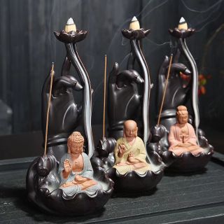 Thác khói trầm hương phật thủ liên hoa tặng 10 viên trầm