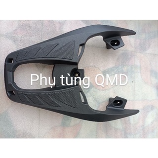 Cảng sau airblade 2016-19 kiểu 300i đen nhám