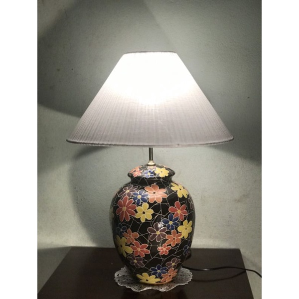 ĐÈN MEN LAM VẼ TAY HOA BĂNG DÂY H58CM.