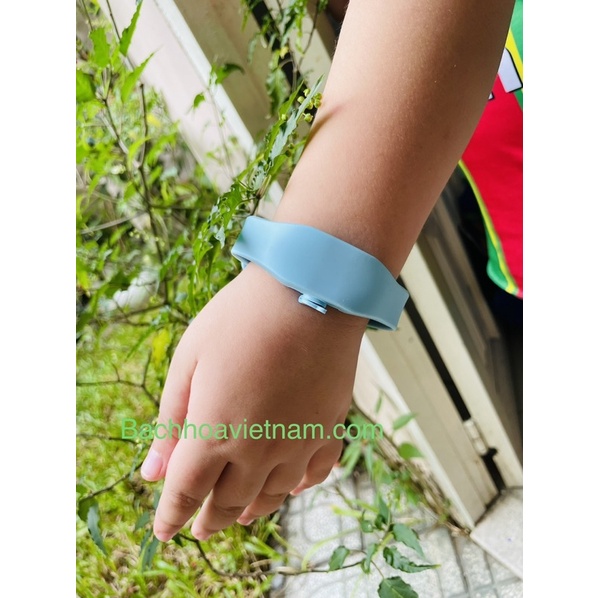 Vòng tay đựng dung dịch sát khuẩn | vòng tay xịt khuẩn nhỏ gọn tiện lợi | vòng tay sát khuẩn | vòng tay cho bé