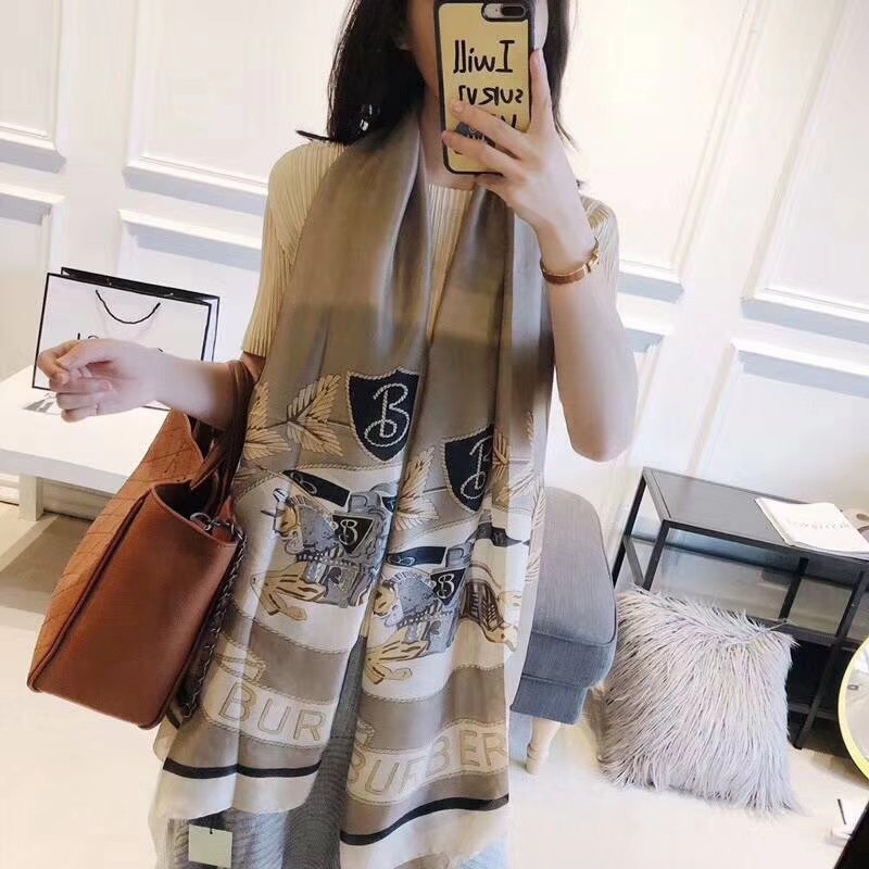 Khăn Choàng Lụa In Họa Tiết Thời Trang Chất Lượng Cao Cho Nữ