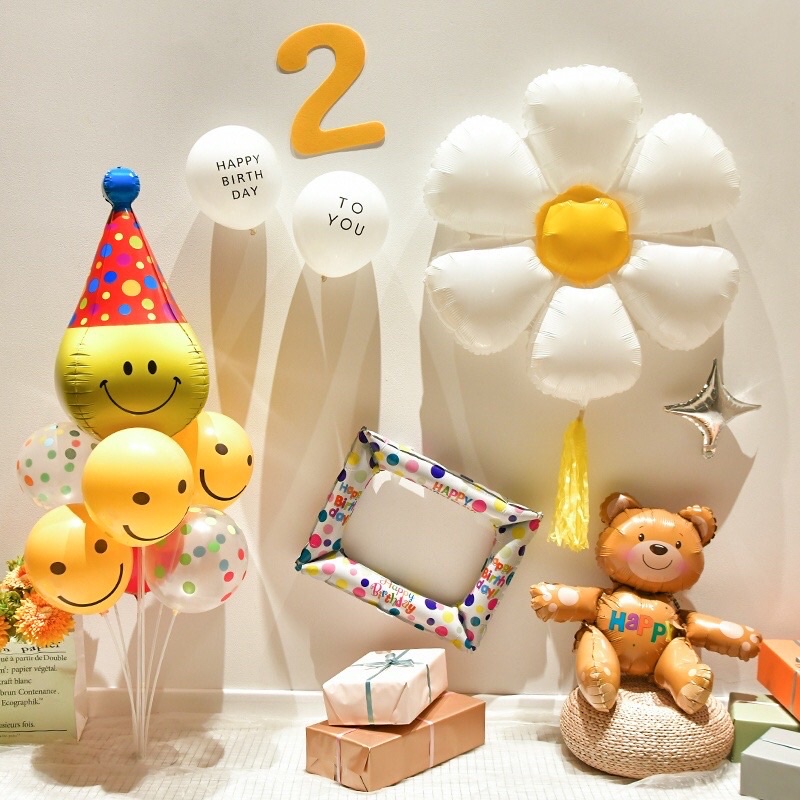 Set bóng trag trí sinh nhật hoa cúc trắng mặt cười kiểu hàn quốc