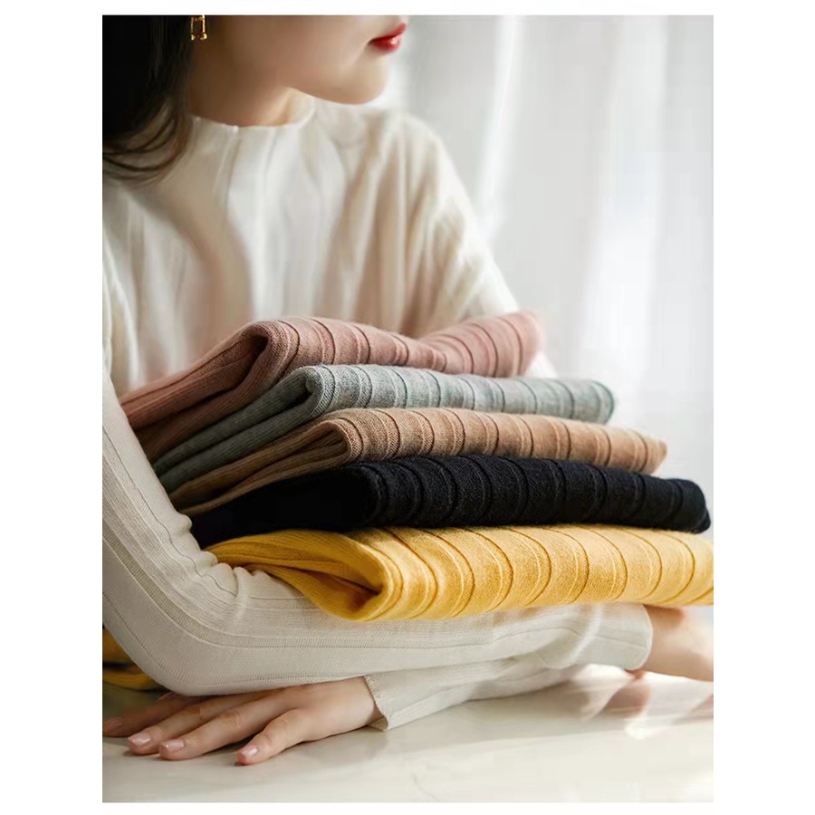 Áo len tay dài cổ lọ màu sắc đơn giản