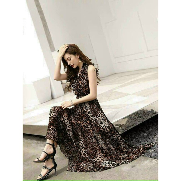 ĐẦM MAXI DA BEO CỔ V KÈM NỊT