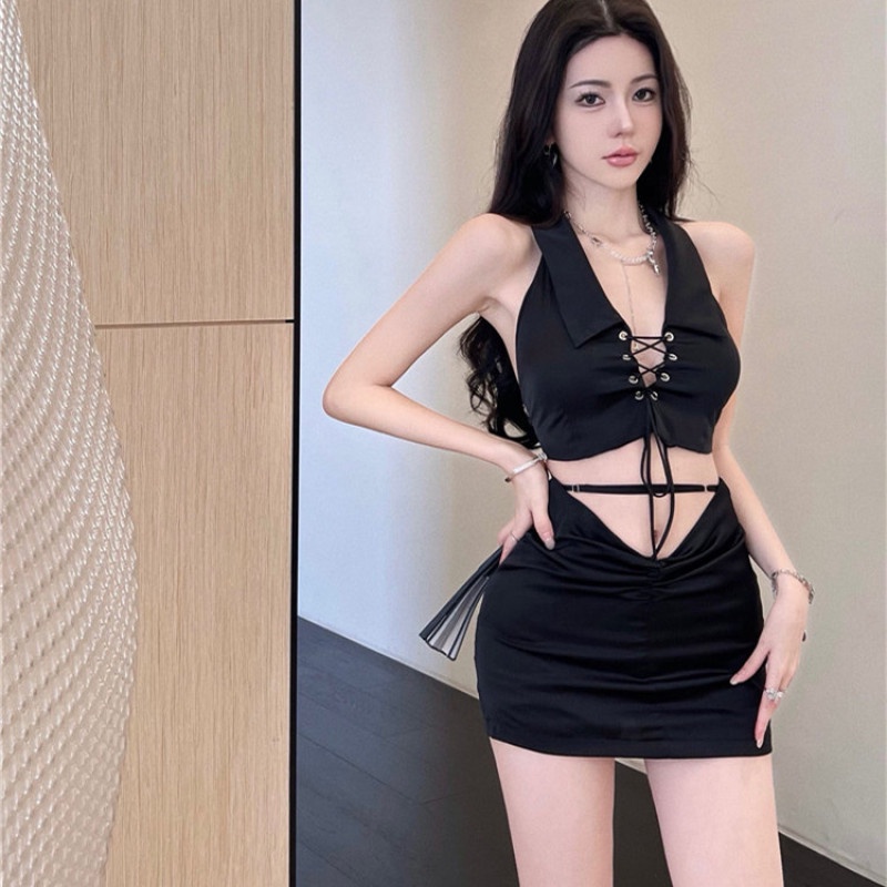 Set Áo Croptop Sát Nách Cổ polo Và Chân Váy Lưng Cao Phong Cách Quyến Rũ