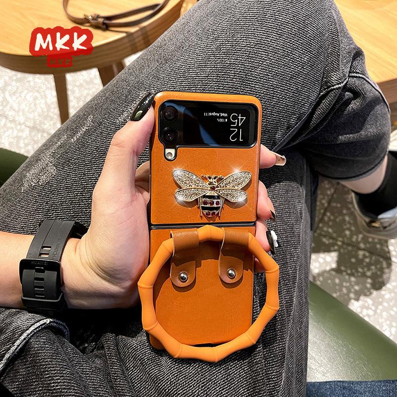 Ốp Điện Thoại Họa Tiết Chú Ong Phong Cách Hàn Quốc Kèm Giá Đỡ Cho Samsung zflip3 F7110 F7070