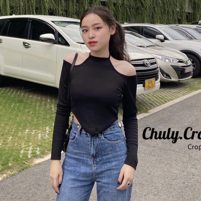 Áo croptop tay dài cổ yếm bẹt vai khoe xương quai xanh siêu hot hit | BigBuy360 - bigbuy360.vn