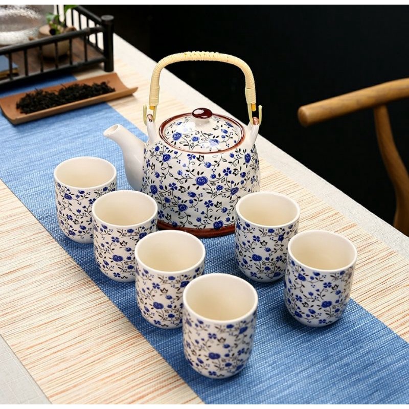 Bộ ấm chén uống trà có lõi lọc hoạ tiết hoa nhí xanh dương độc đáo