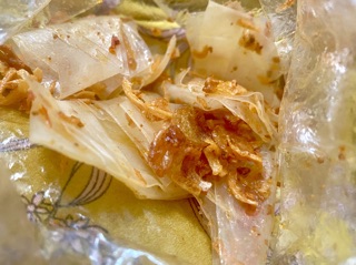 Bánh tráng dẻo sate hành phi