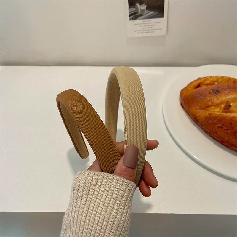 Cài tóc màu sắc đáng yêu cho bé gái