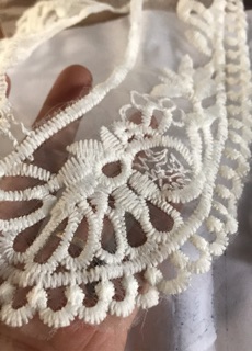 Cổ ren màu trắng (Shop giao đơn tiền hàng từ 50k)