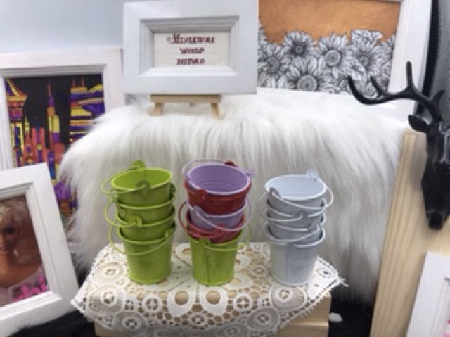 Xô thiếc mini trang trí nhà búp bê. Decor bàn làm việc. Đạo cụ chụp hình.