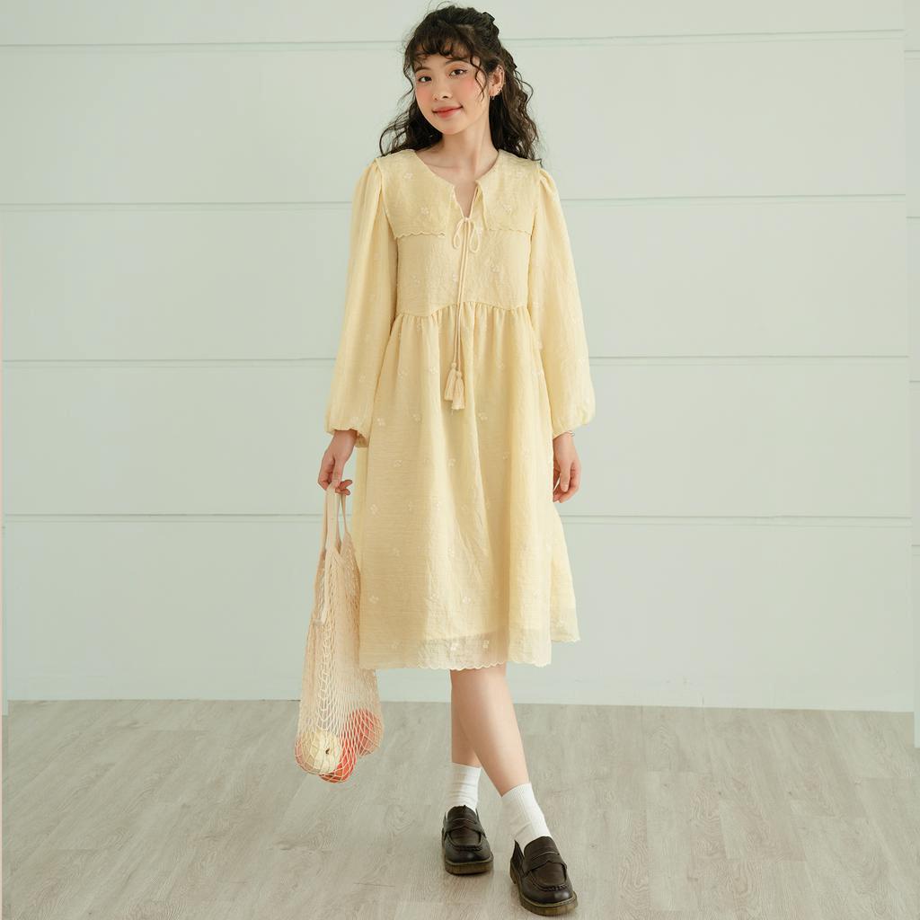 BLEUBIRD Váy xòe dáng dài vải tơ thêu Chichi Dress