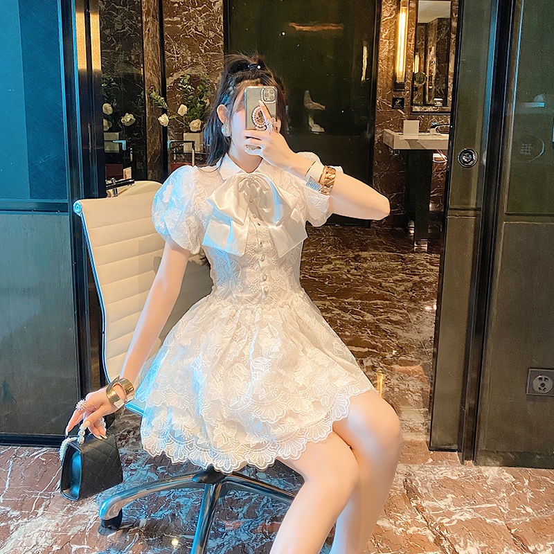 Đầm công chúa dáng ôm tay phồng phong cách Pháp thanh lịch