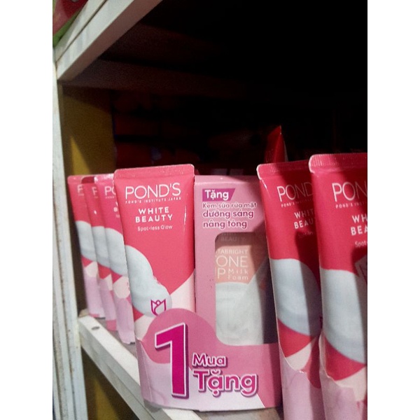 Sữa rửa mặt Pond's tặng kem sữa rửa mặt nâng tông