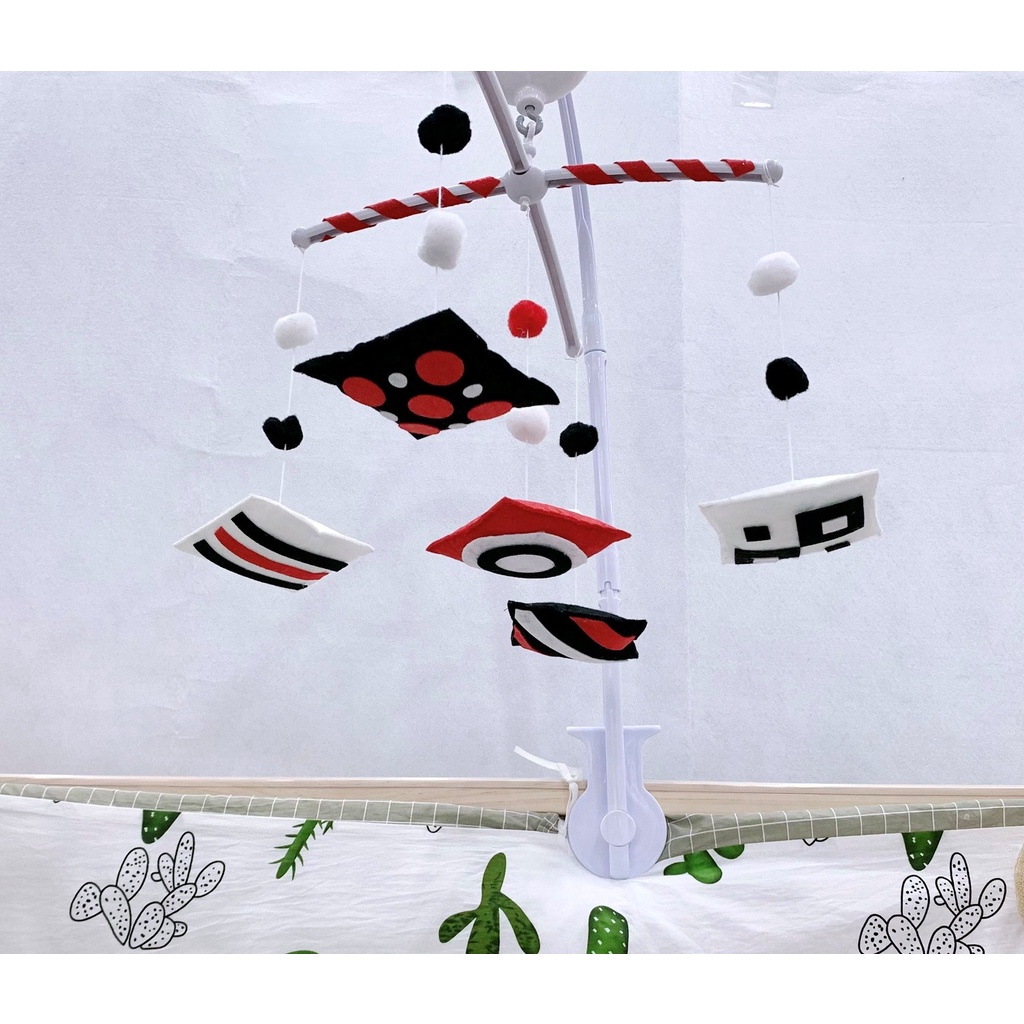 (Handmade) Mẫu treo nôi đỏ đen kích thích thị giác cho bé