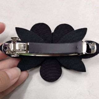Kẹp tóc đuôi đính đá màu - bướm oval
