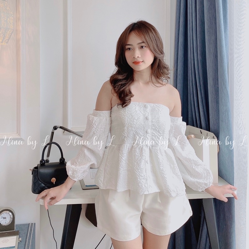ALINA by L - Áo trễ vai vải gấm đính cúc siêu tiểu thư