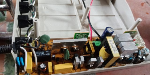 Lưu điện máy tính.santack tg 1000va.vẫn chạy ngon