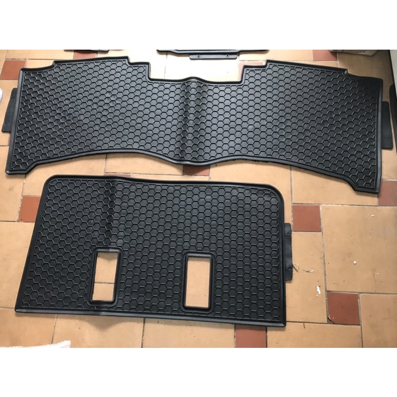 Thảm trải sàn , lót sàn cao su theo xe Toyota Innova 2016-2021 3 hàng ghế