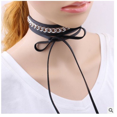 chocker cá tính